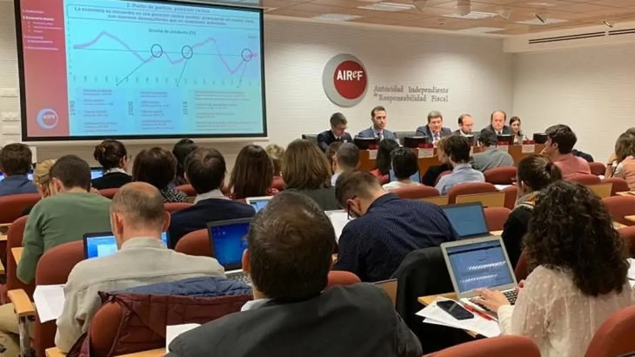 Una presentación en la Airef. / Mundiario