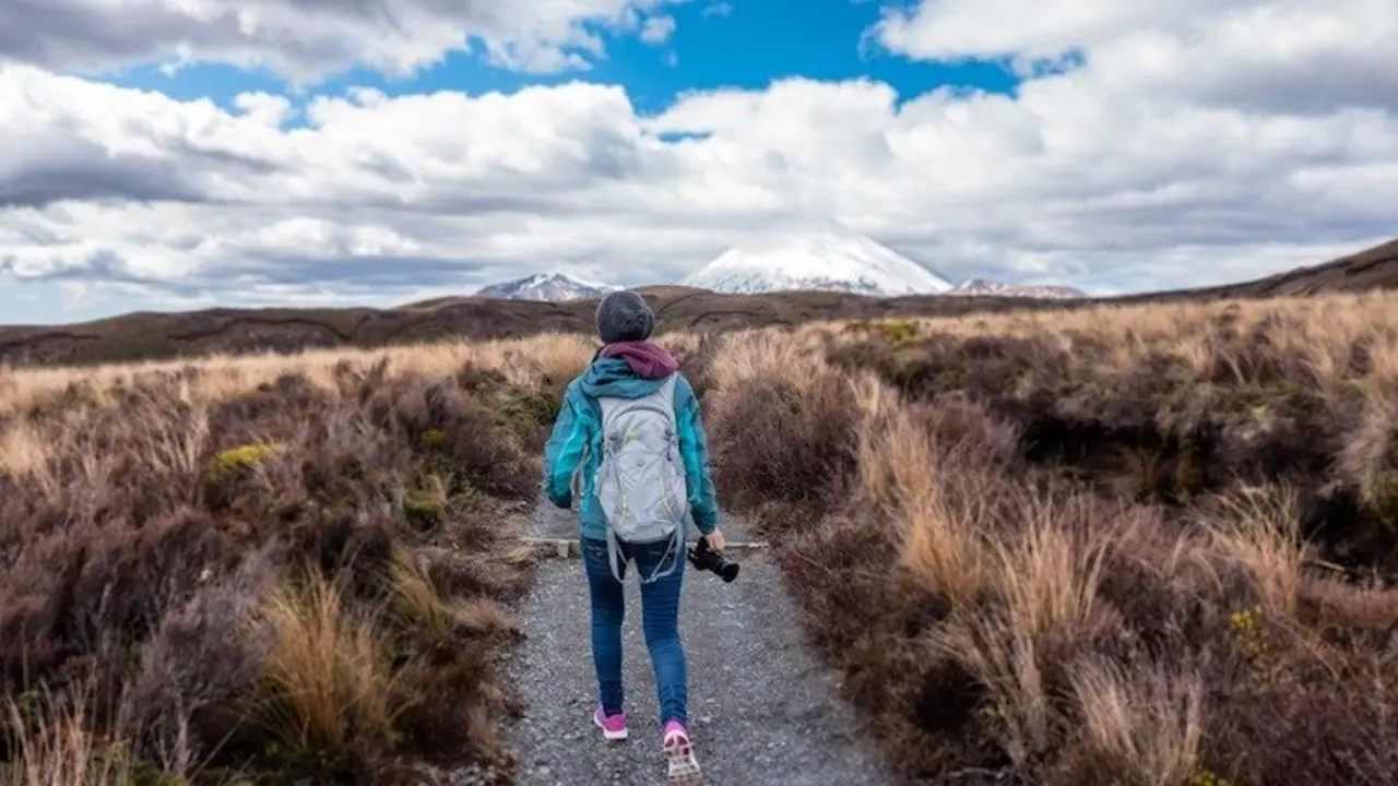 mujer caminando / Pixabay