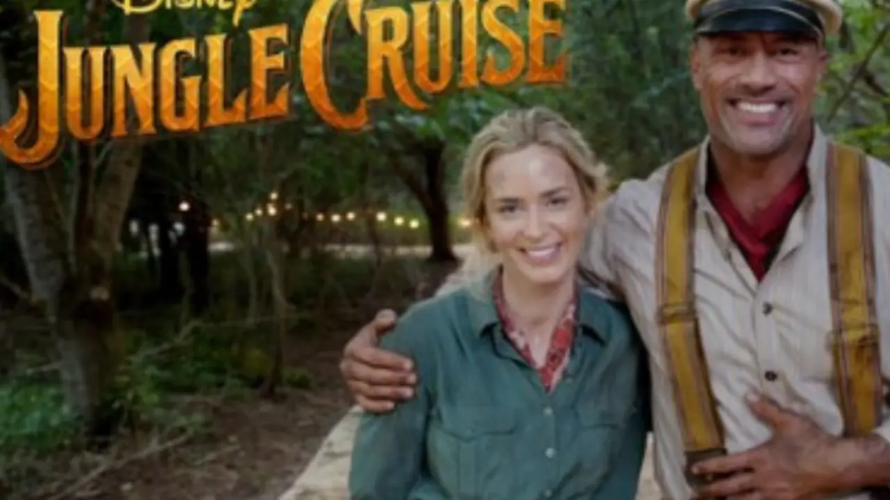 Dwayne Johnson y Emily Blunt en la pel&iacute;cula de Disney Jungle Cruise. /  Collider.