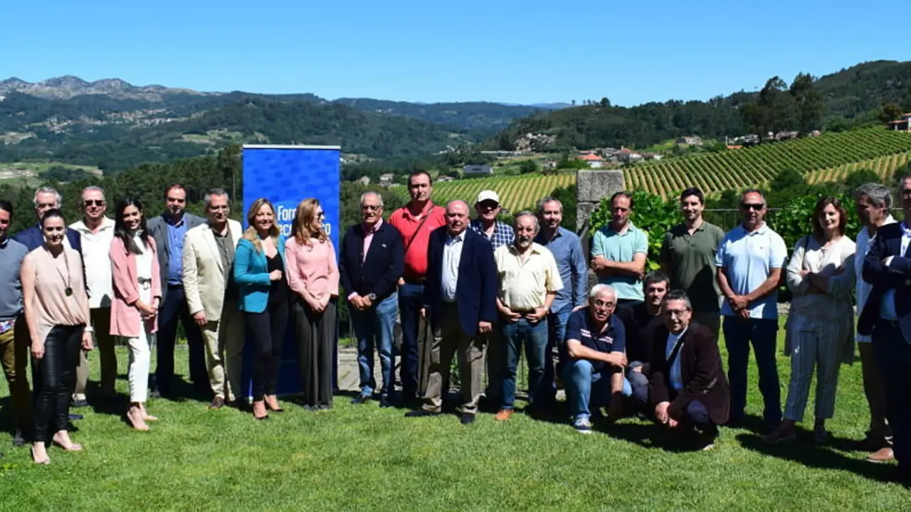Reunión de miembros del Foro Económico de Galicia en Casal de Armán. / Mundiario
