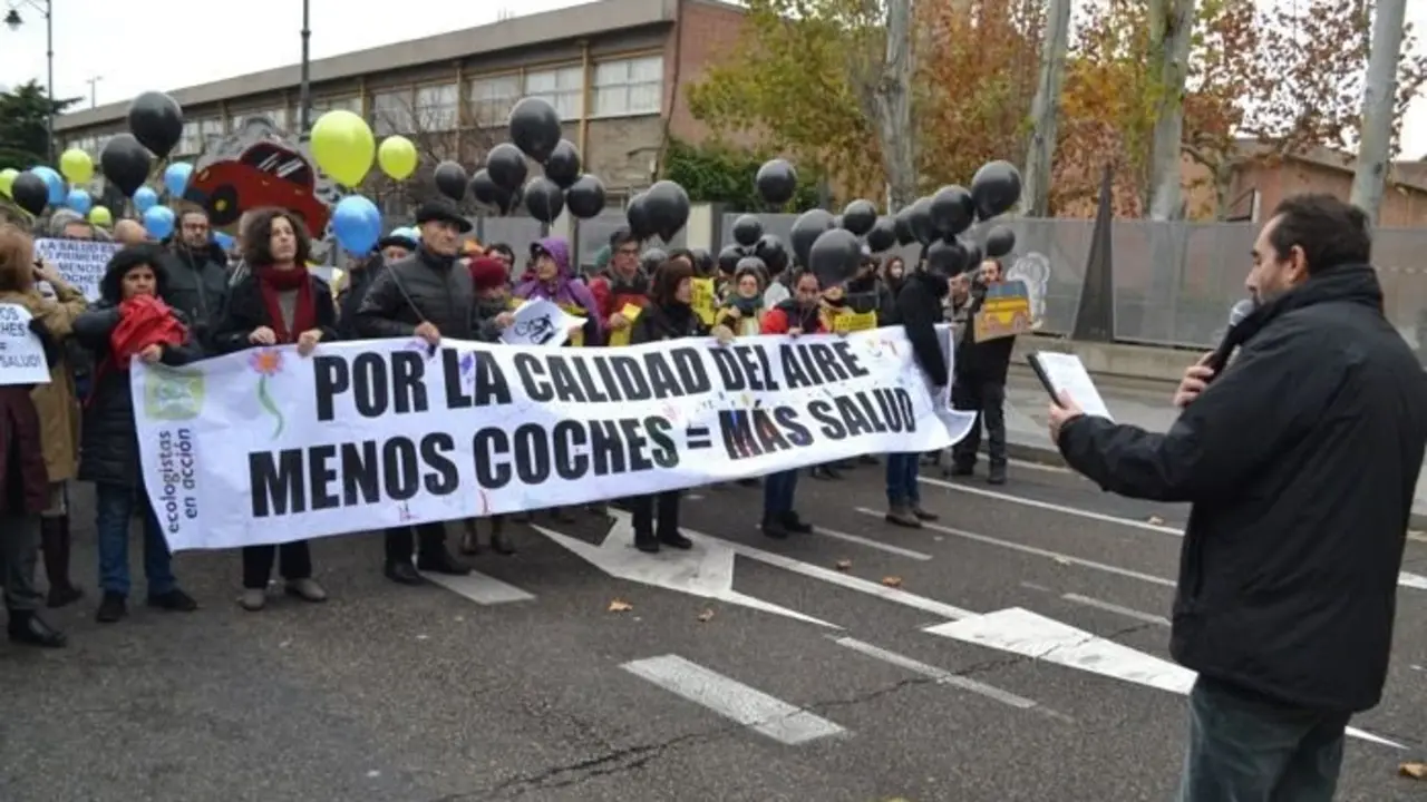 Manifestaci&oacute;n a favor de la calidad del aire. / Mundiario