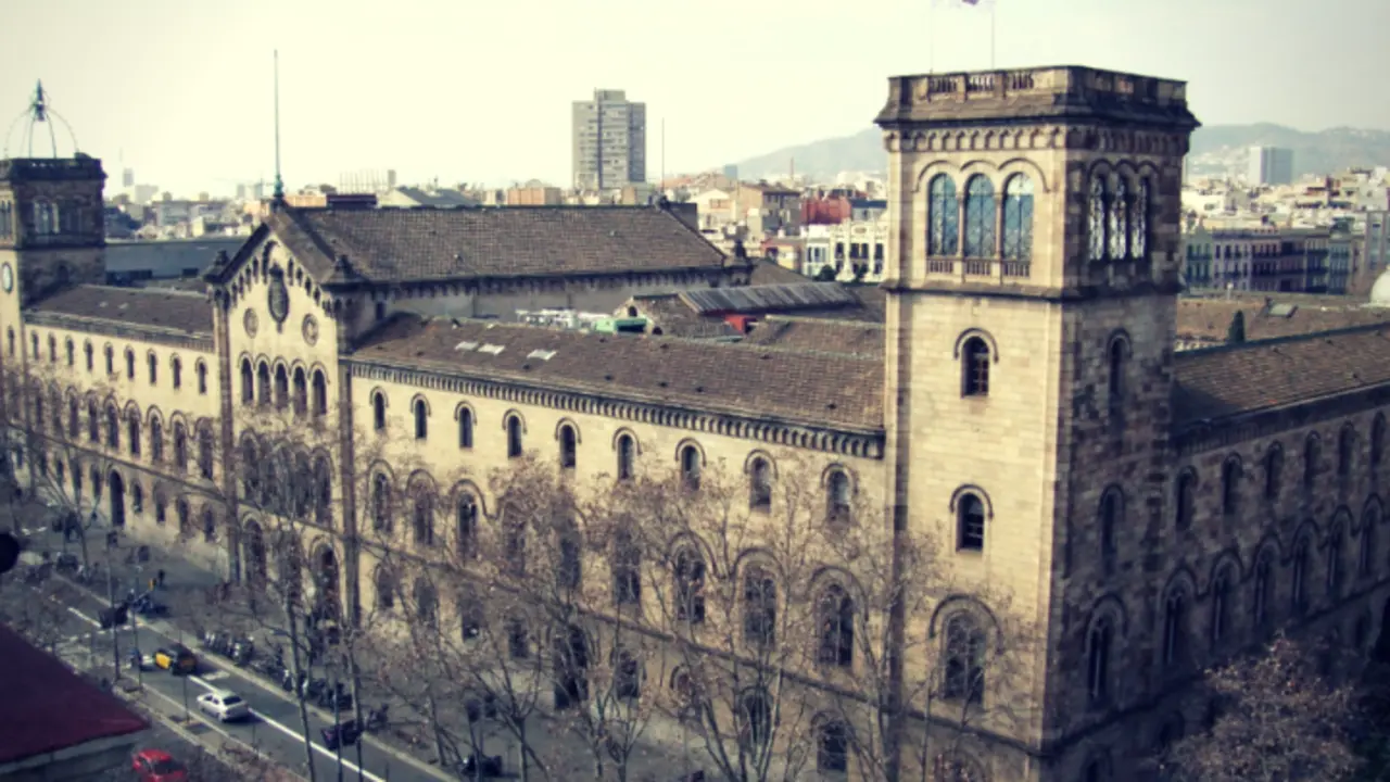 Universidad de Barcelona. RR SS.