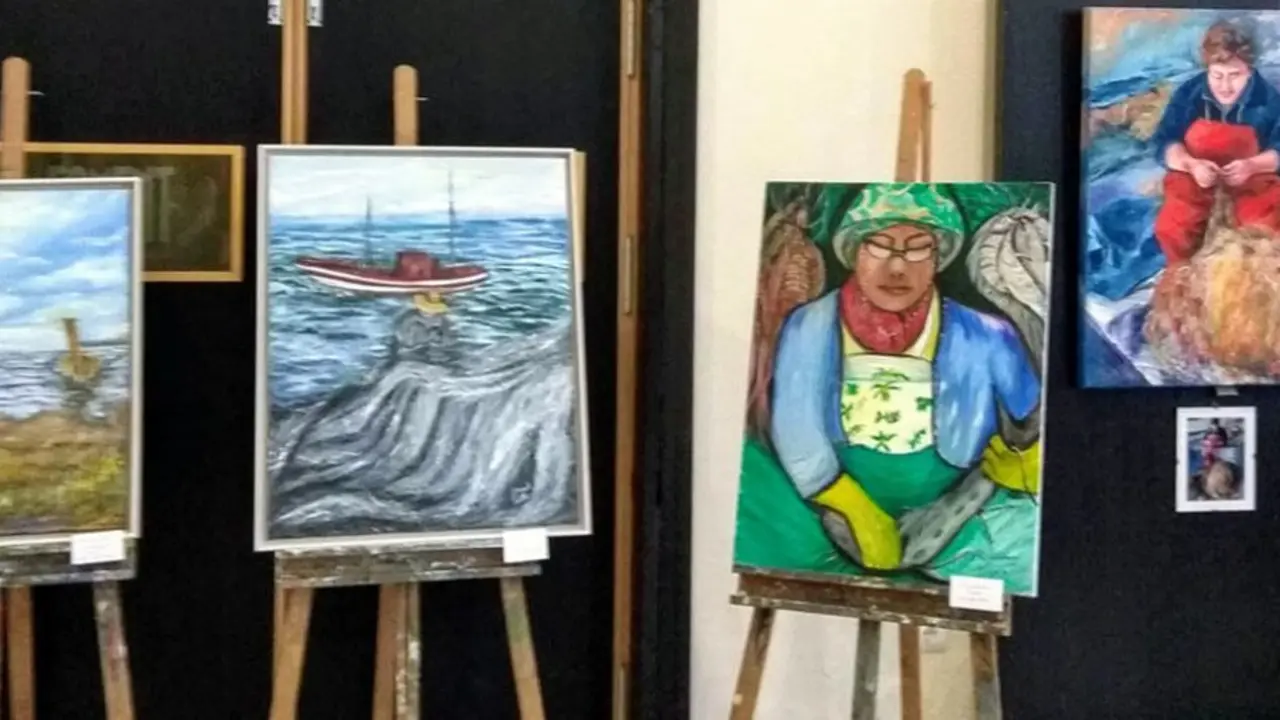 Exposici&oacute;n Mulleres, entre augas e entre f&iacute;os.