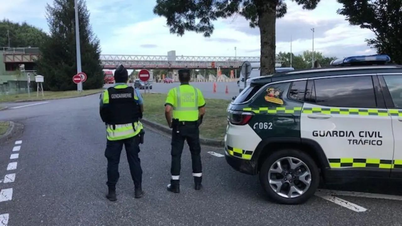 Policía en Biarritz, Francia. / Twitter