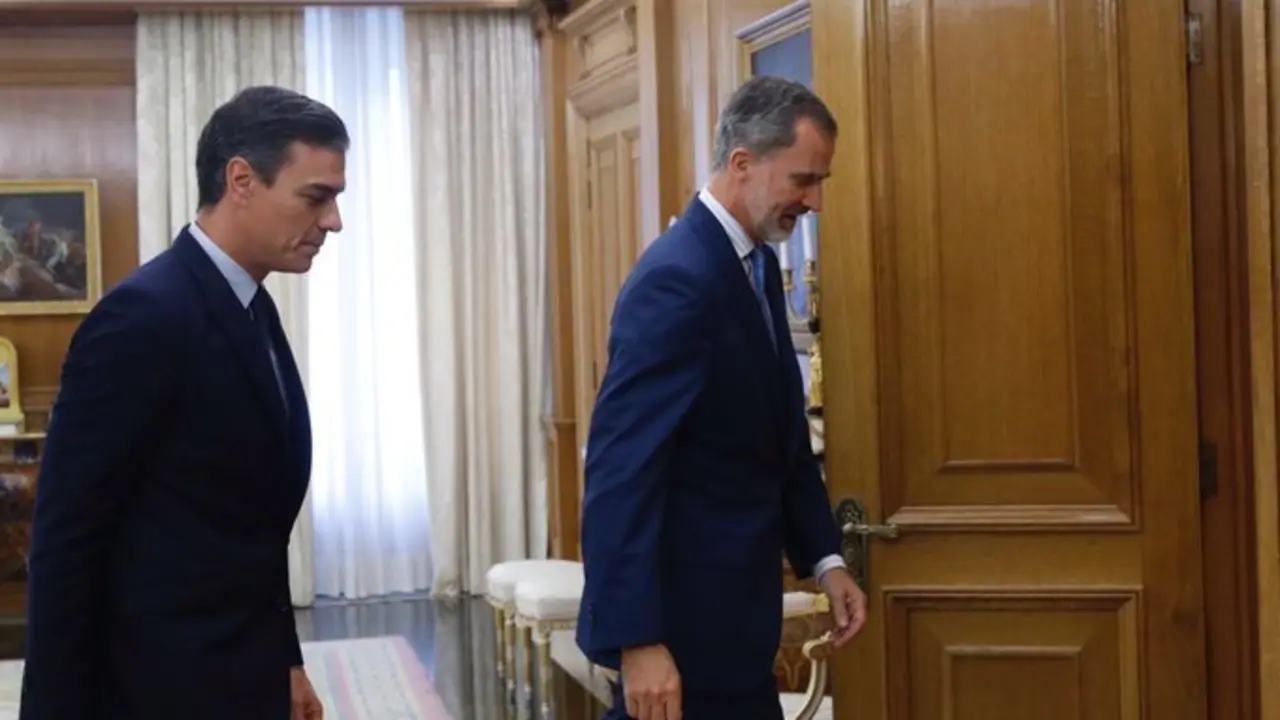 Pedro Sánchez y el rey Felipe VI. / Mundiario