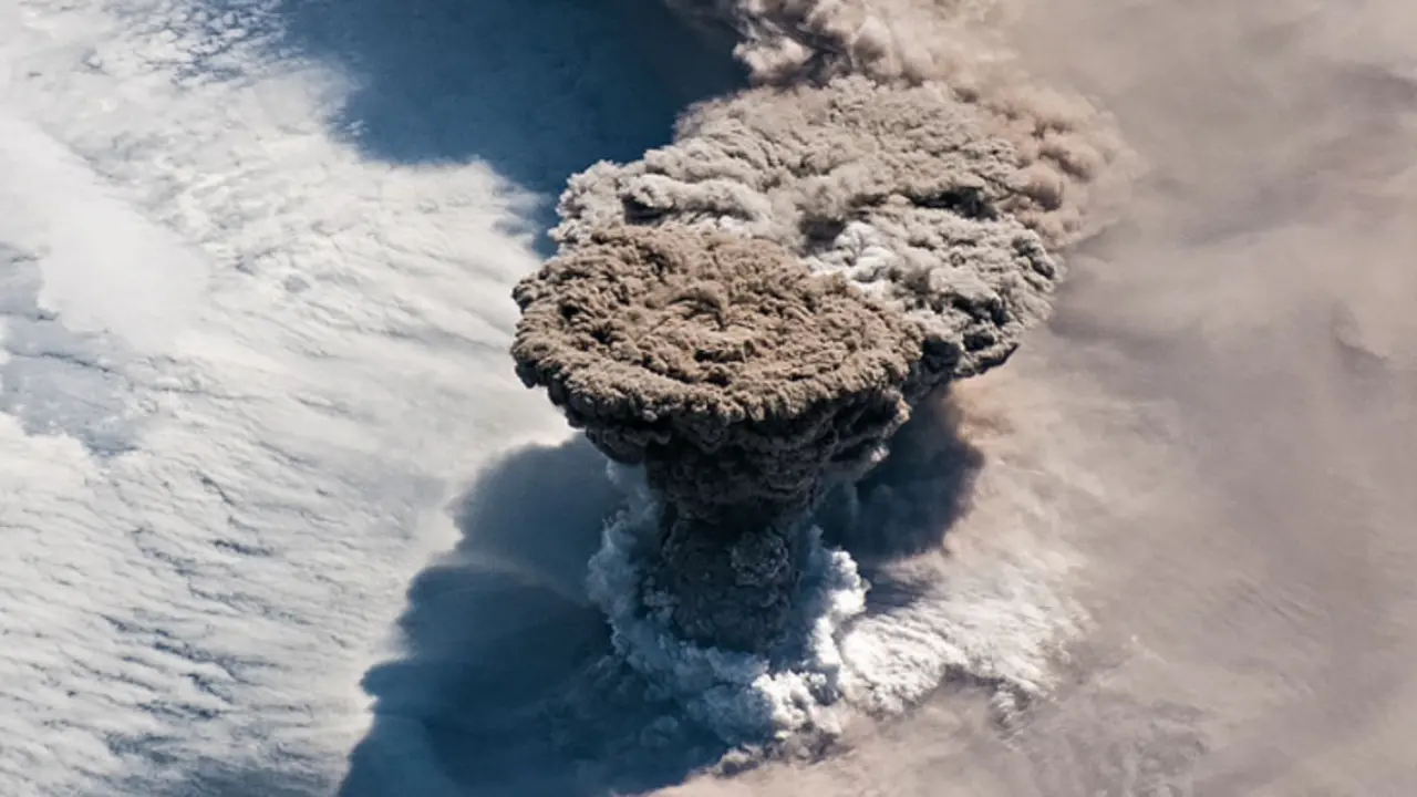 El volc&aacute;n ruso Raikoke. / Muy Interesante.