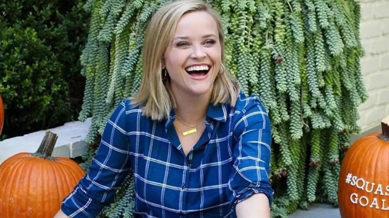 Reese Witherspoon arras&oacute; en Instagram con un "bailecito" que avergonz&oacute; a su hijo Deacon / Instagram