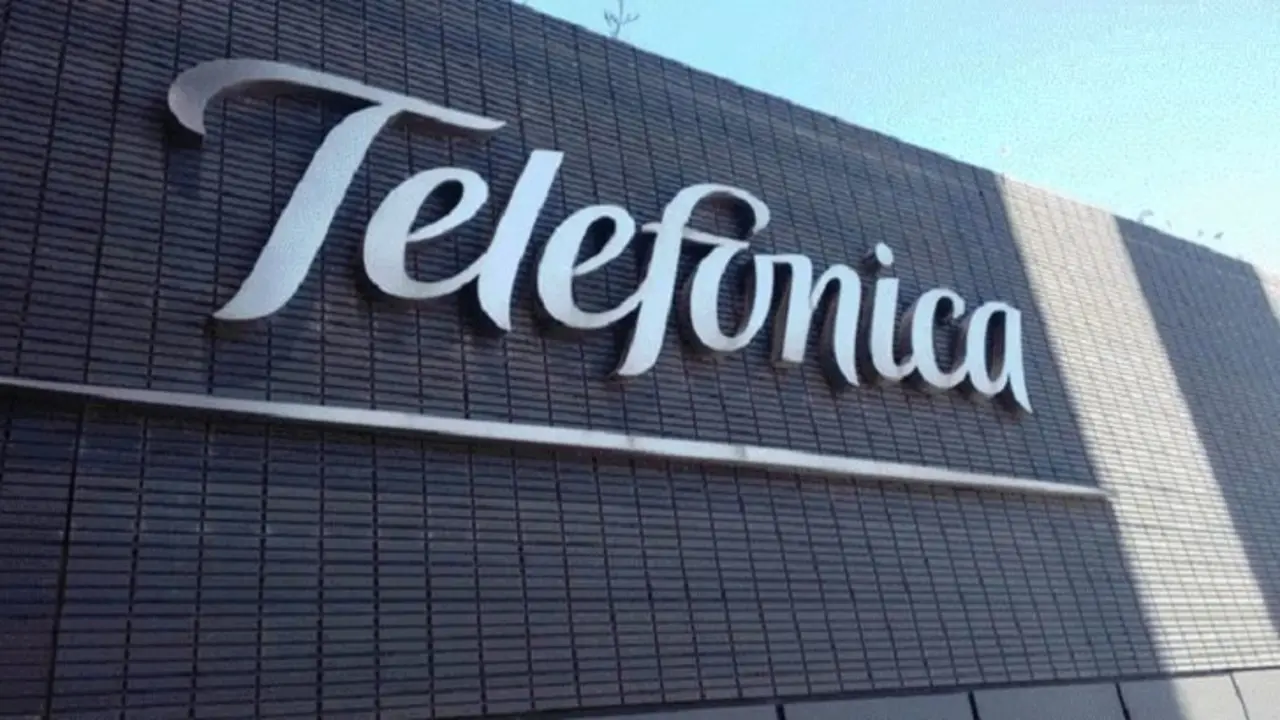 Telef&oacute;nica. / RR SS.