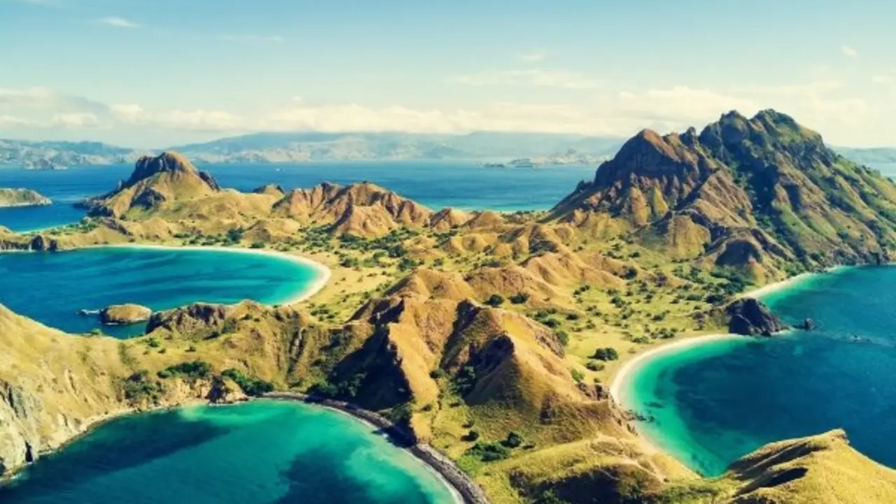 1. Nusa Tenggara Oriental, Indonesia. Lonely Planet.