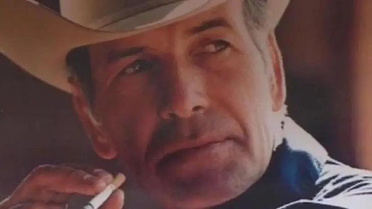 El Hombre Marlboro, Robert Norris