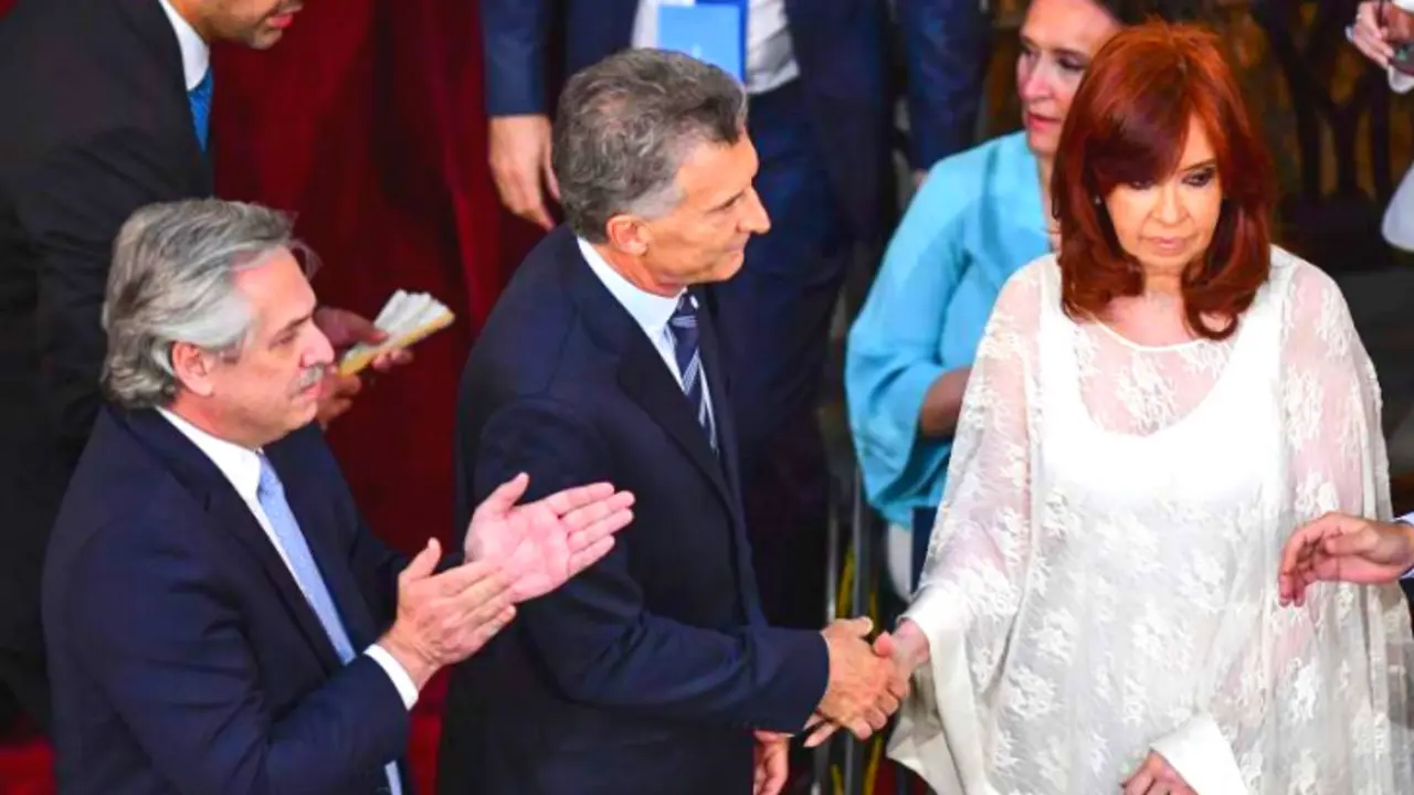 Alberto Fern&aacute;ndez, presidente de Argentida; Maurio Macri, expresidente de Argentina; y Cristina Fern&aacute;ndez de Kirchener, vicepresidenta de Argentina. RR SS.