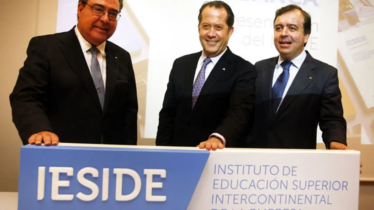Miguel Ángel Escotet, Juan Carlos Escotet y Francisco Botas. / Mundiario