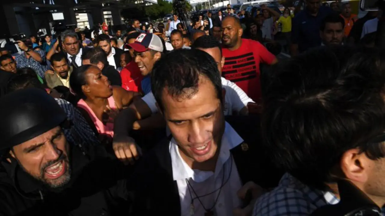 Juan Guaid&oacute;, tras ser agredido. / Twitter