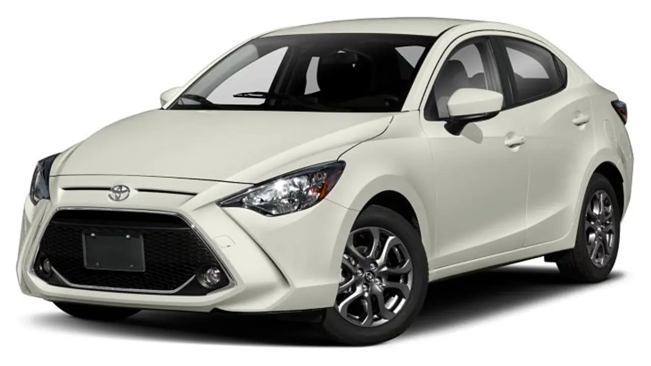 Un Toyota Yaris_opt
