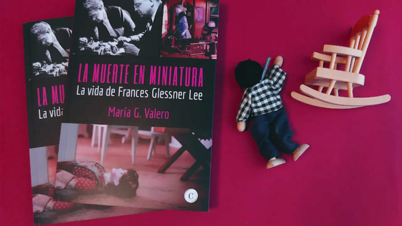 La muerte en miniatura. / Ediciones Casiopea