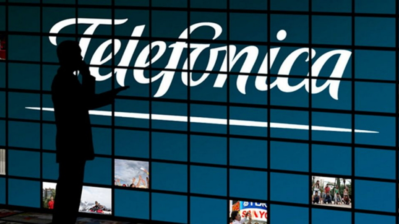El logo de la compa&ntilde;&iacute;a espa&ntilde;ola de telecomunicaciones Telef&oacute;nica. / Mundiario