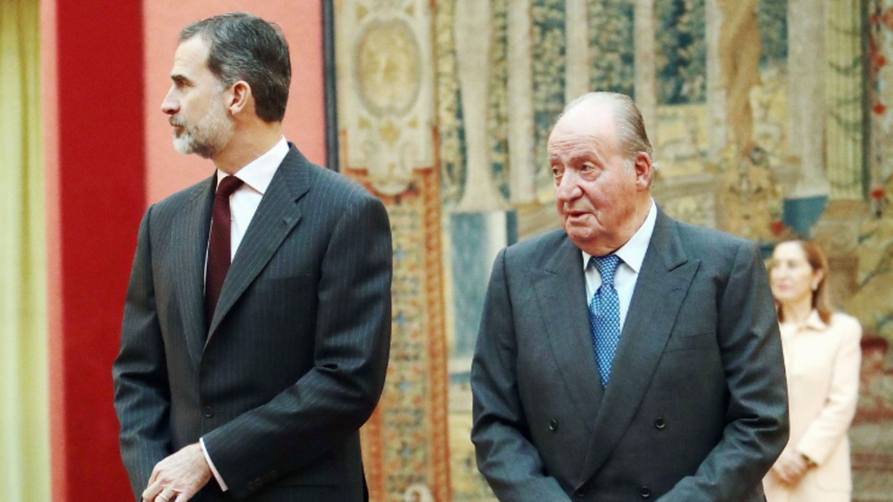 Rey Felipe VI y Juan Carlos I. / Casareal.es