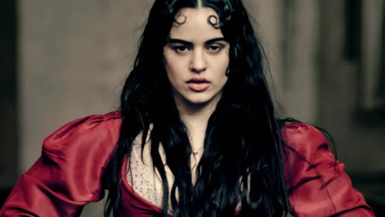 Rosal&iacute;a, cantante. Pirelli.