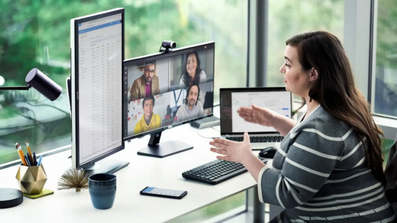Una persona en teletrabajo. / Mundiario