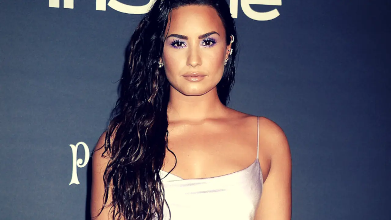 Demi Lovato, cantante y actriz. RR SS.