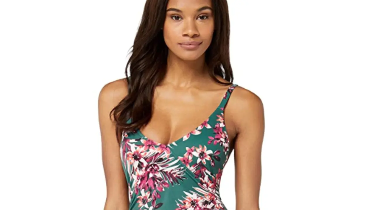 Traje  de ba&ntilde;o. / Amazon