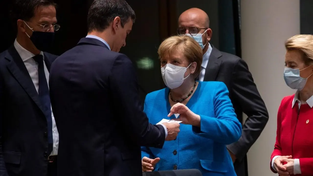 Angela Merkel y Pedro S&aacute;nchez en el Consejo Europeo. / Twitter.