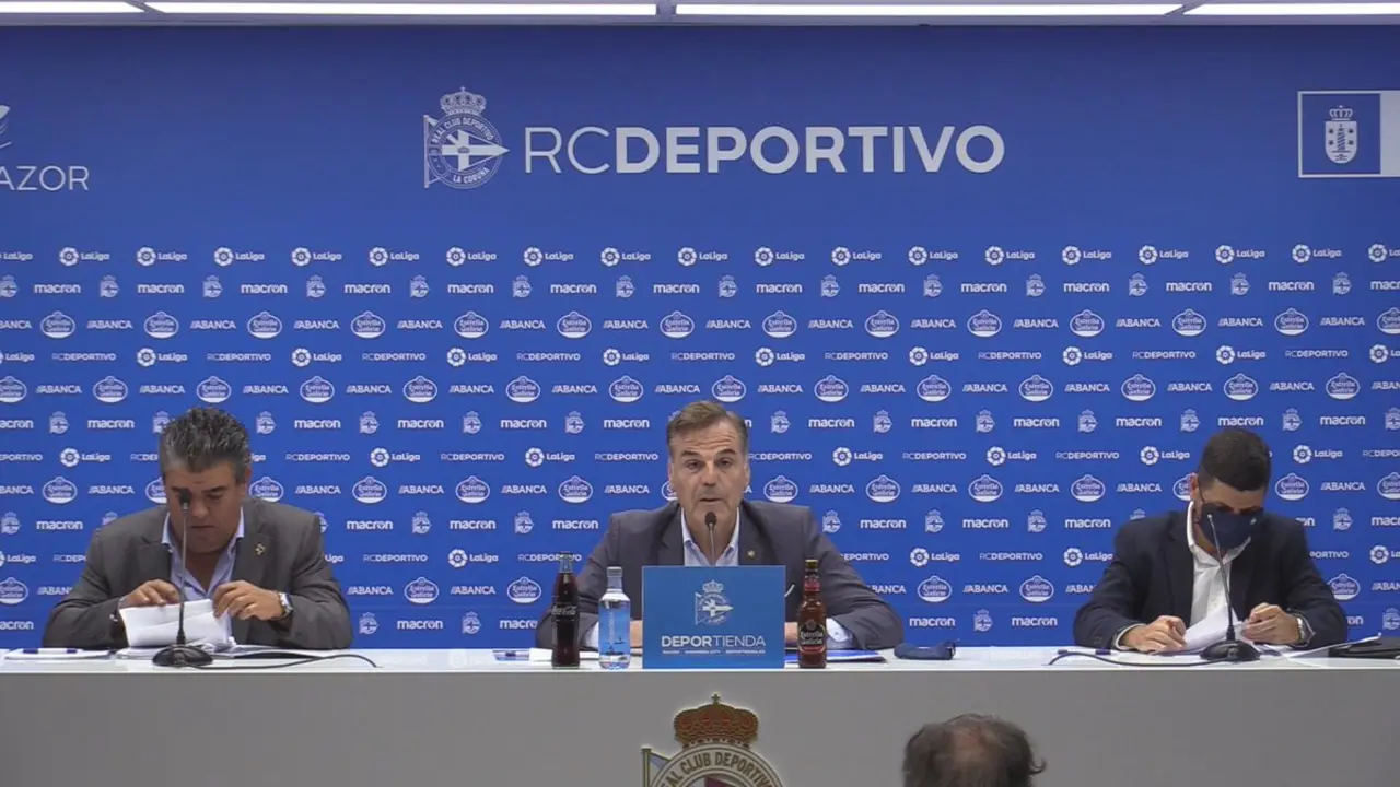 Fernando Vidal, en el centro. / RCD