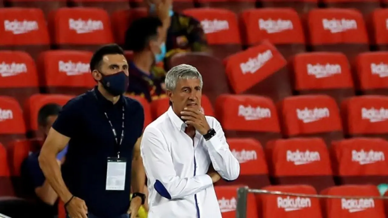 Quique Seti&eacute;n y Eder Sarabia durante su gesti&oacute;n frente al Bar&ccedil;a. /  Futbolred