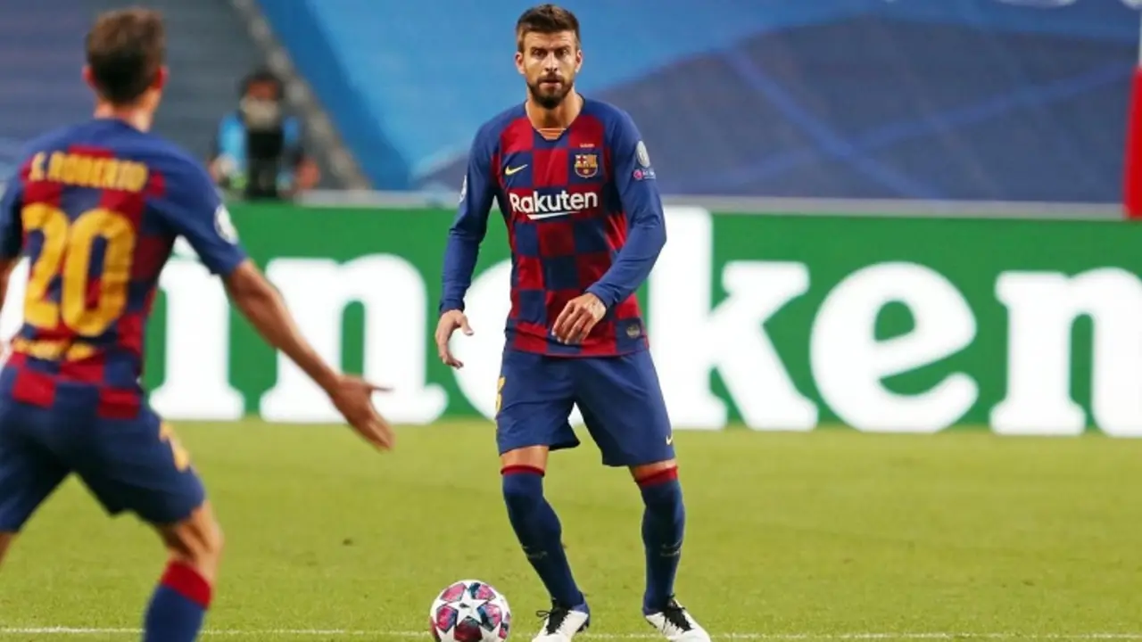 Piqu&eacute; durante la derrota frente al Bayern - FCBarcelona