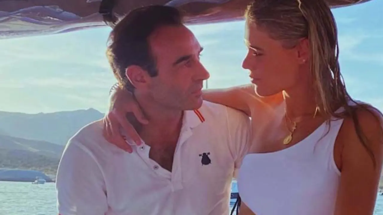 Enrique Ponce junto con Ana Soria. / Instagram