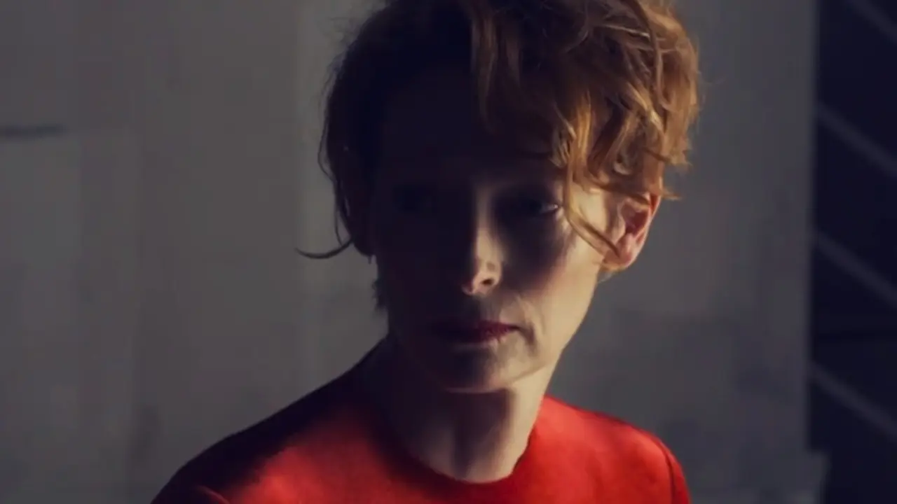 Tilda Swinton, en el primer avance de La Voz Humana. Twitter.