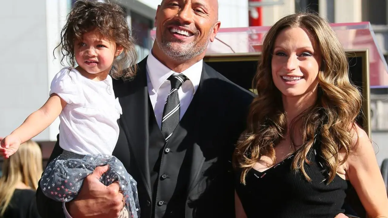Dwayne Johnson y su familia. / Instagram