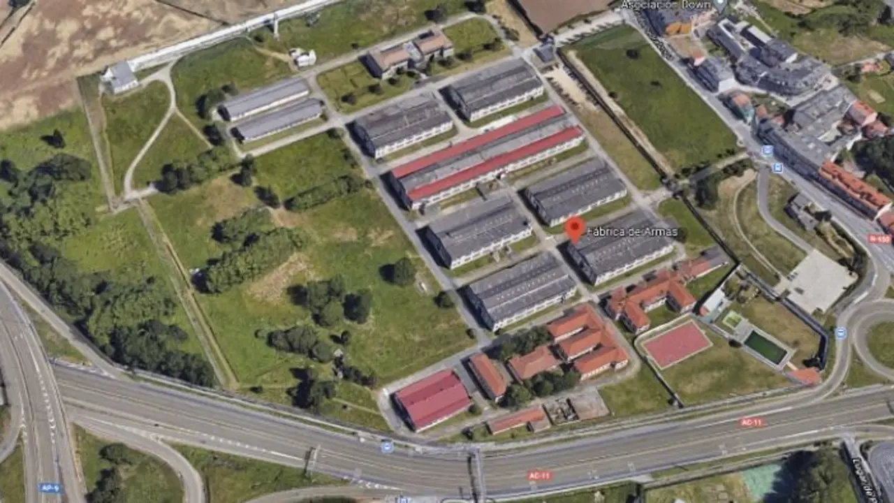 Instalaciones y parcela de la F&aacute;brica de Armas a la entrada de A Coru&ntilde;a. / Google