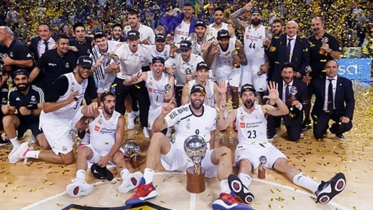 Real Madrid campe&oacute;n Supercopa ACB. / RealMadrid.com