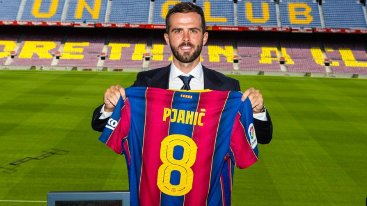 Miralem Pjanic, presentado como nuevo jugador del Barcelona. / @fcbarcelona_es