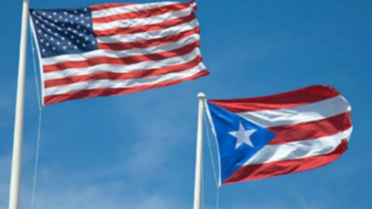 Banderas de Puerto Rico y EE UU. / RR.SS.