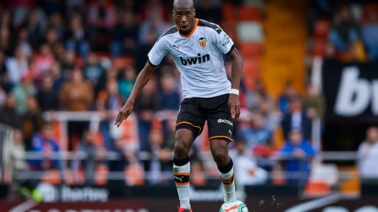 Geoffrey Kondogbia, centro campista del Valencia CF. / RR.SS.
