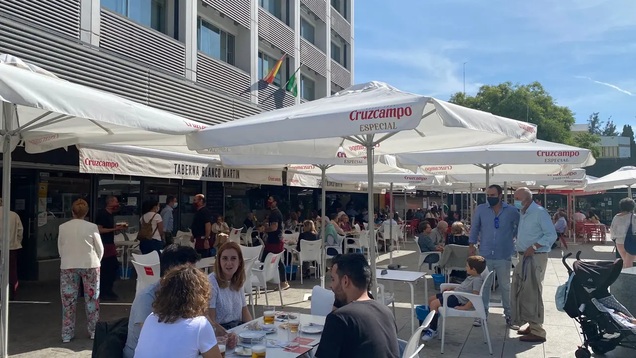 Una terraza en Sevilla. / Mundiario