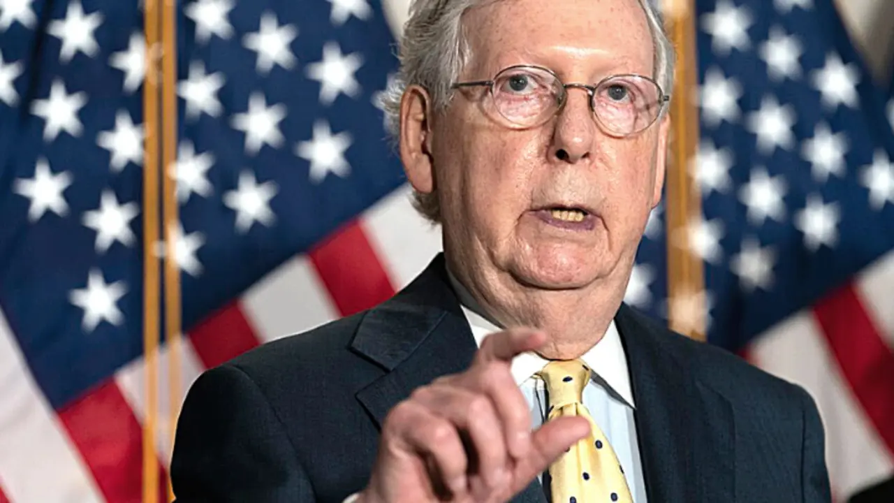 Mitch McConnell, senador republicano. RR SS.