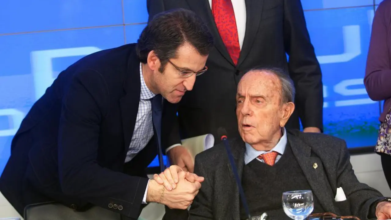 Alberto Núñez Feijóo y Manuel Fraga. / X.
