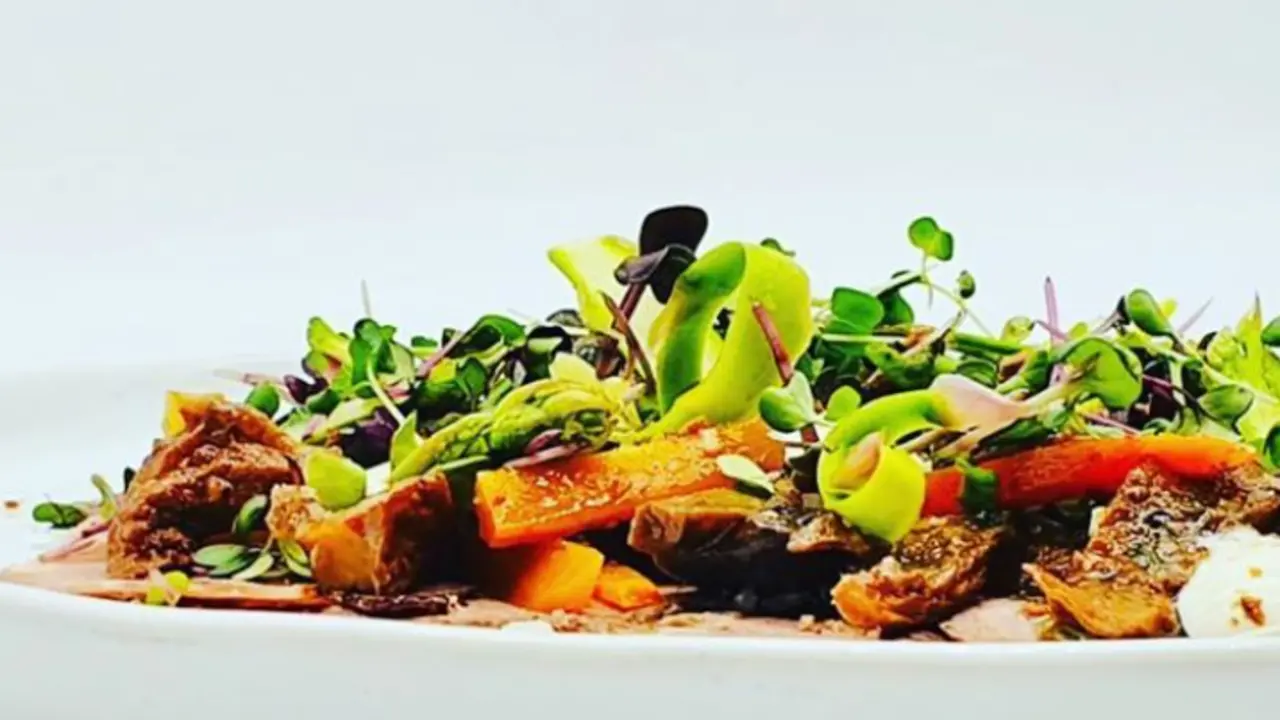 Carpaccio de lengua de vaca Vs seta lengua de tierra