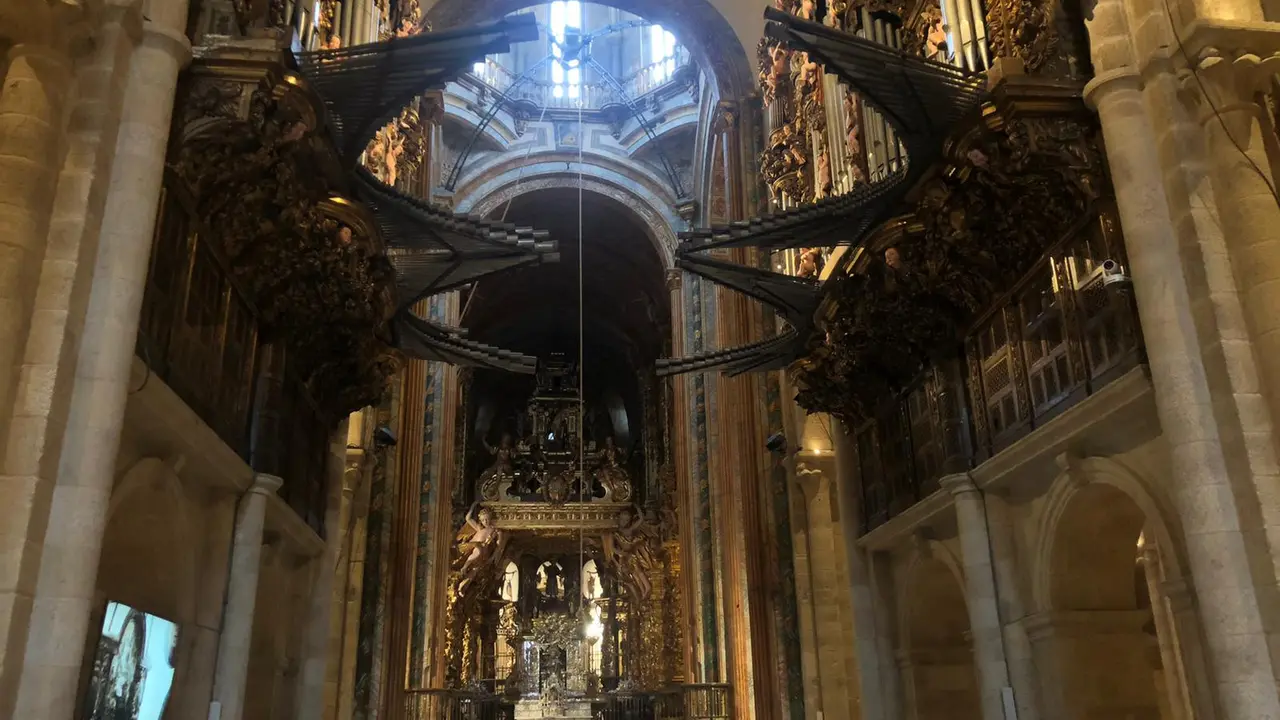 Interior de la Catedral de Santiago de Compostela, tras su restauraci&oacute;n. / Mundiario