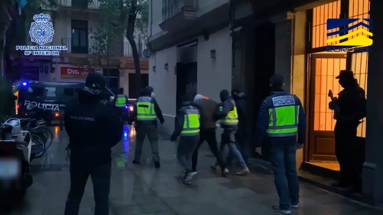 Momento de la detención en Barcelona de un retornado de DAESH. / Youtube Policía Nacional