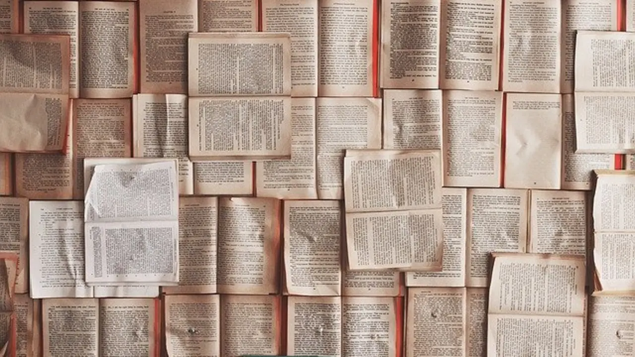 Libros. / RR SS