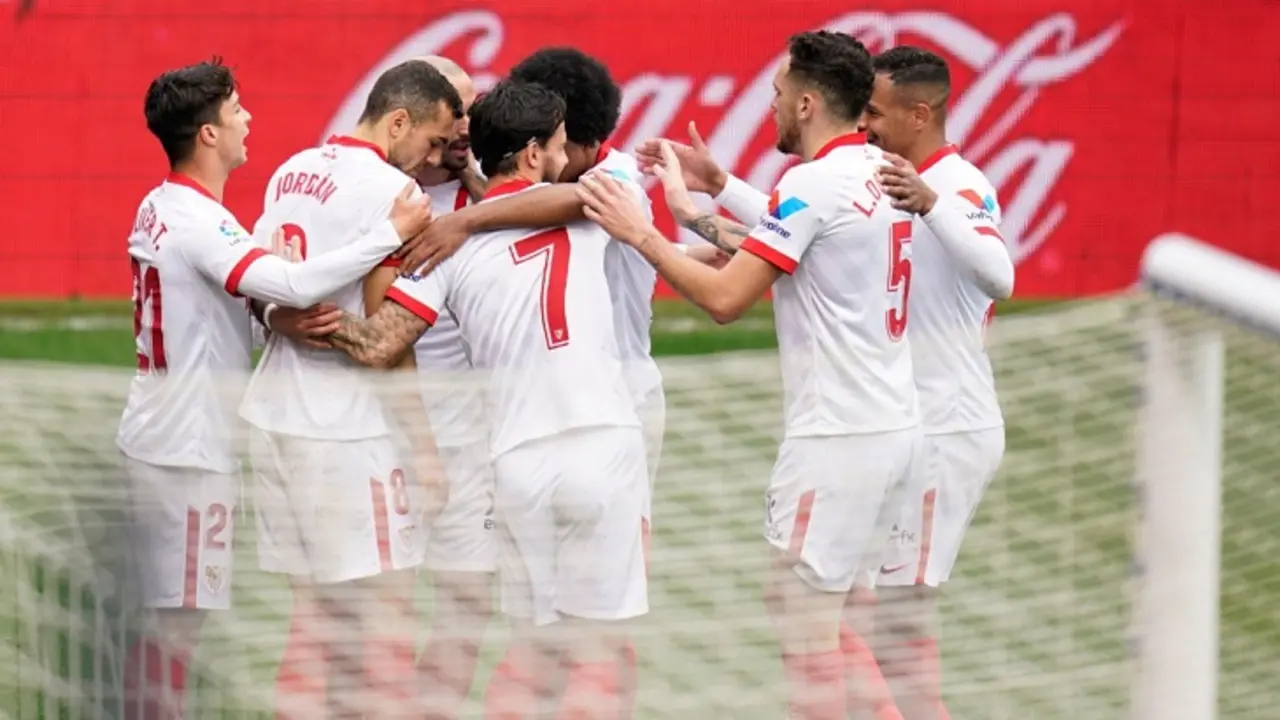 Sevilla celebra ante el Eibar. sevillafc.com