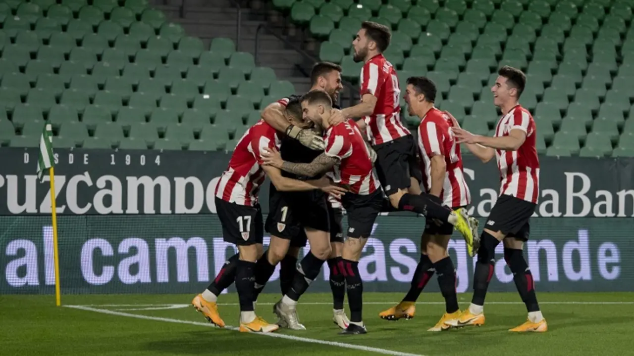Unai Simon, portero del Athletic celebra. athletic-club.eus