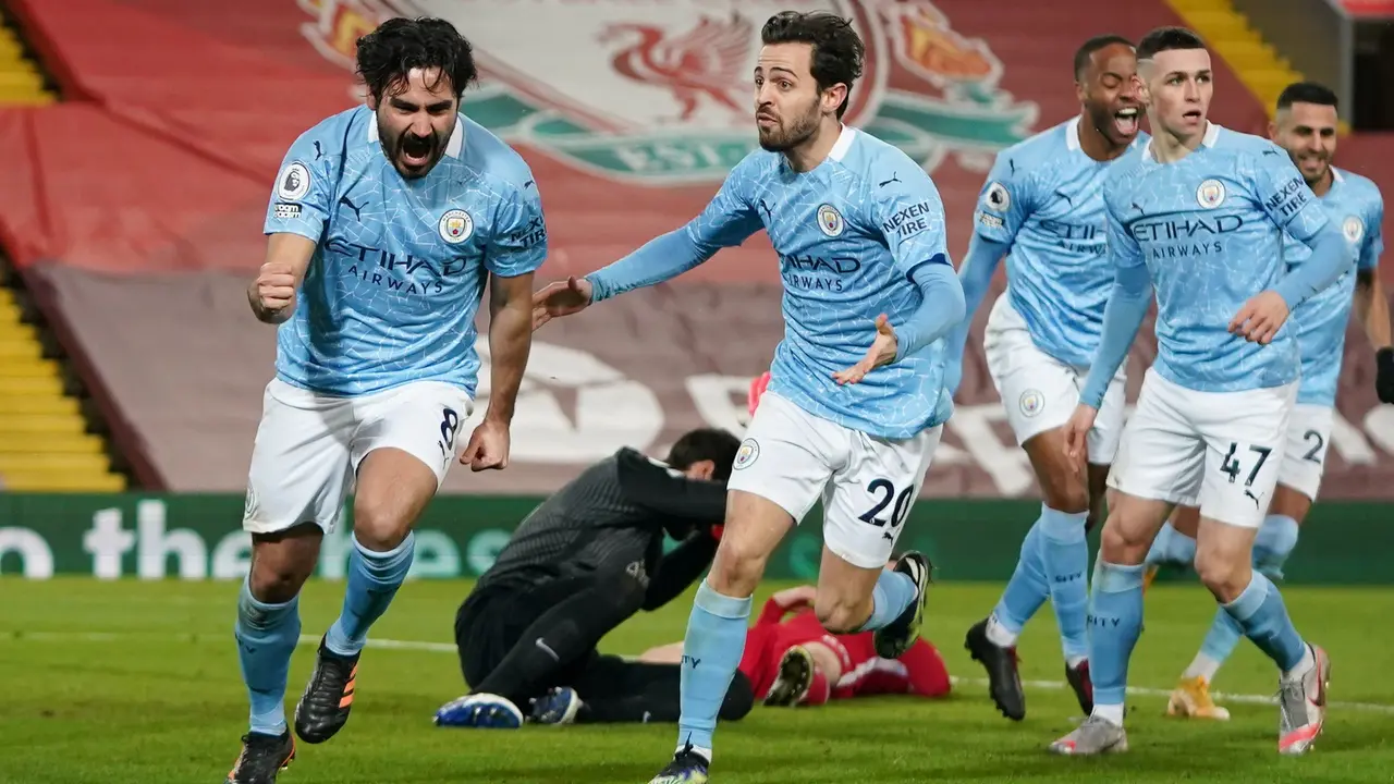 G&uuml;ndogan celebra los goles marcados ante el Liverpool. /  RR.SS.
