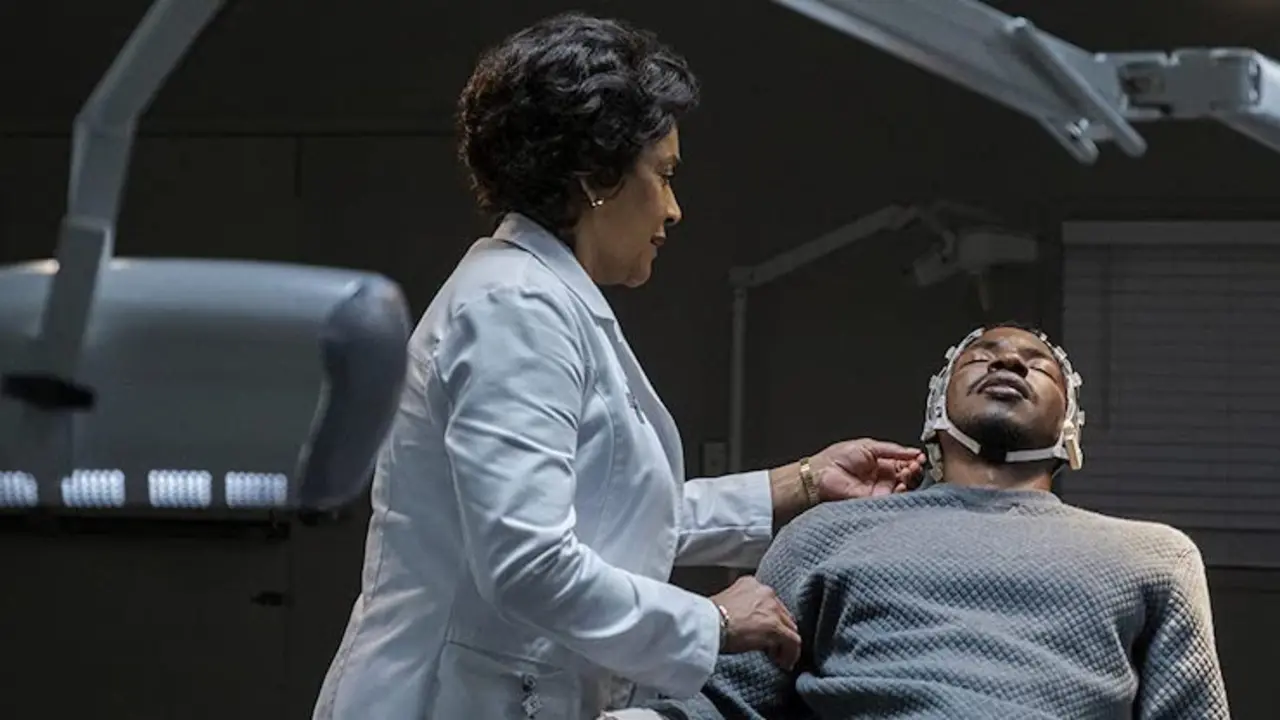 Fotograma de Black Box (2020). 