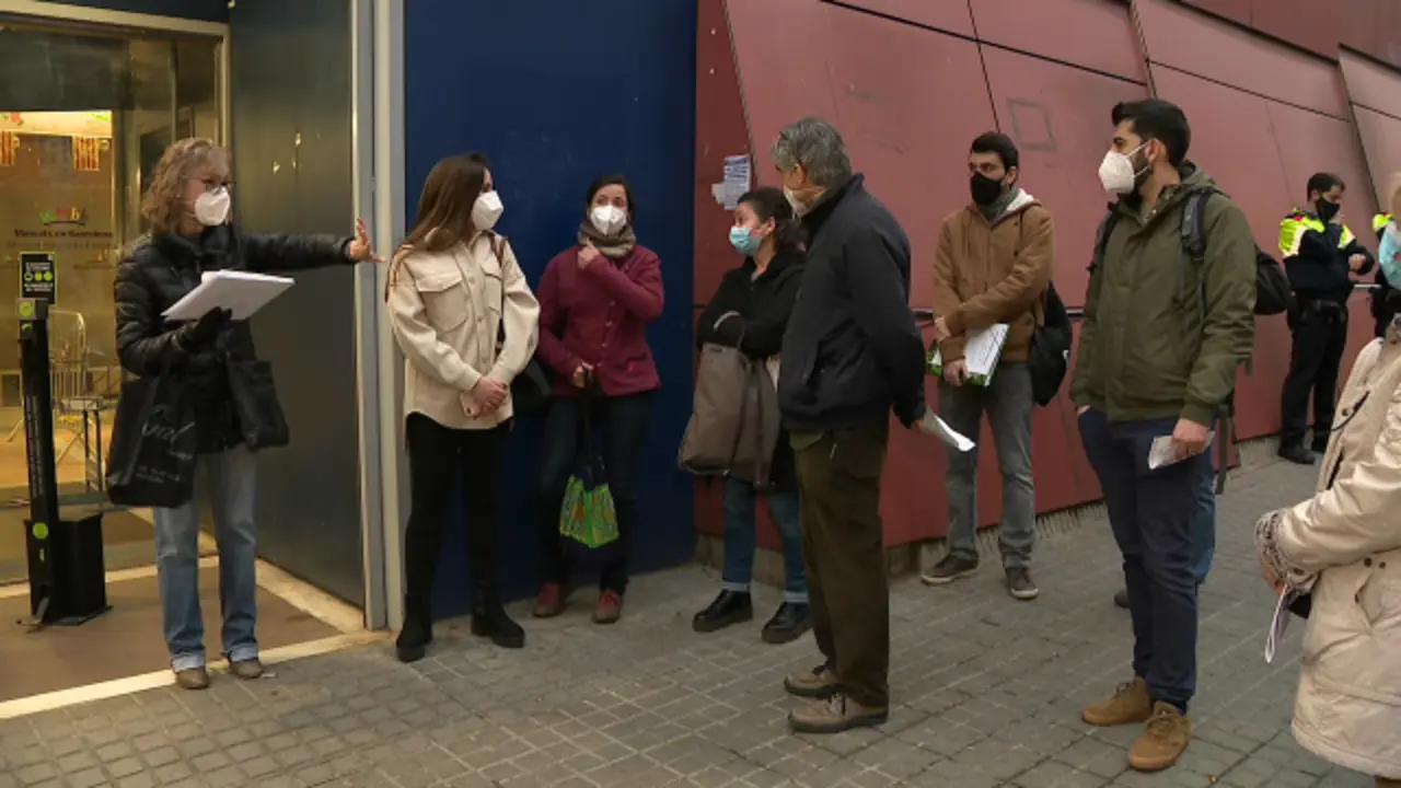 Catalanes ejercen su derecho al voto. / TVG