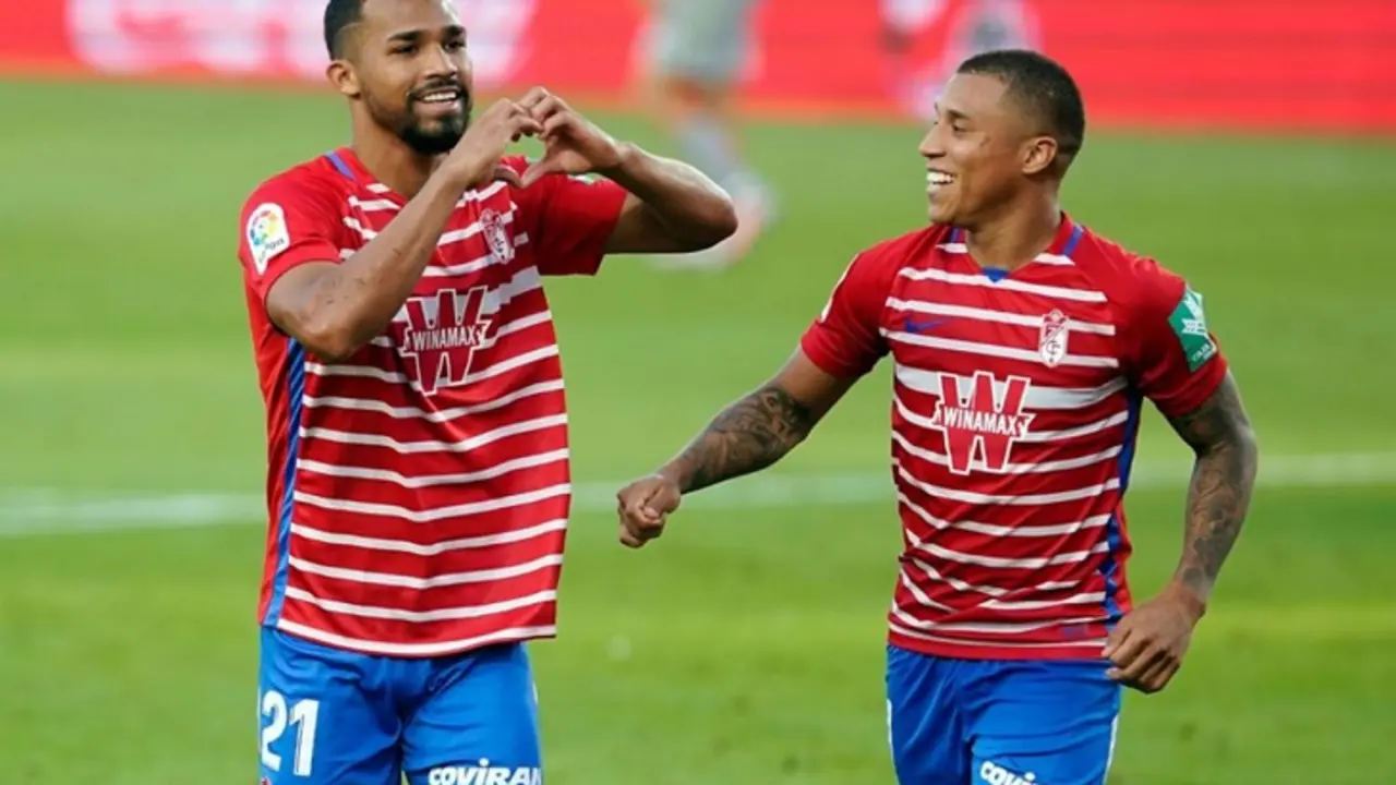 Yangel Herrera, tras marcar su gol frente al N&aacute;poles. / RR.SS.